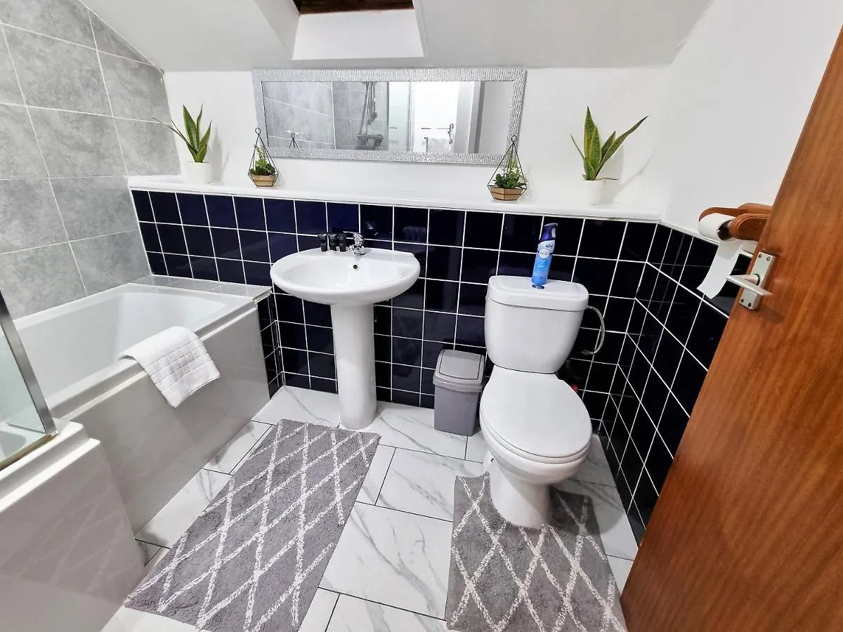 *F1*5Gh* Setup For Your Most Relaxed & Amazing Stay + Free Parking + Free Fast Wifi * Leeds Egyesült Királyság
